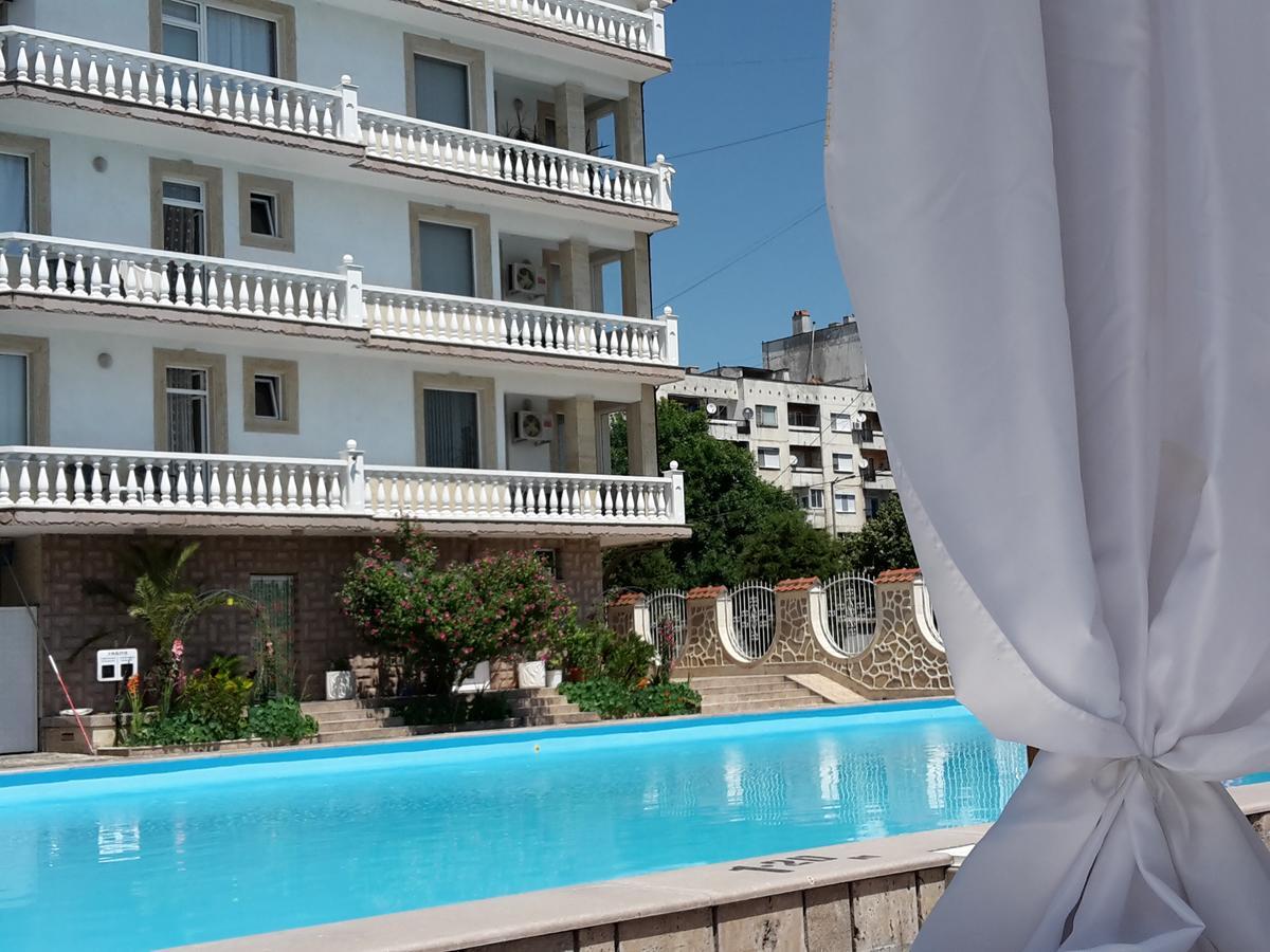 Family Hotel Zhelkovi - Olympia Kharmanli 외부 사진