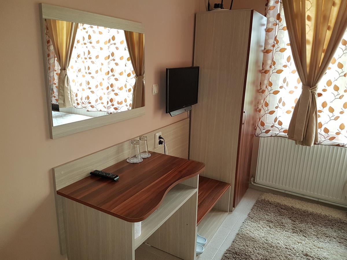 Family Hotel Zhelkovi - Olympia Kharmanli 외부 사진