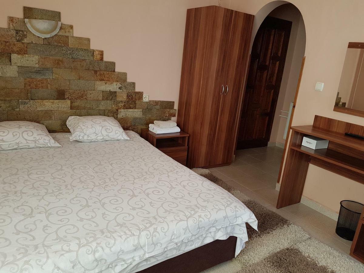 Family Hotel Zhelkovi - Olympia Kharmanli 외부 사진