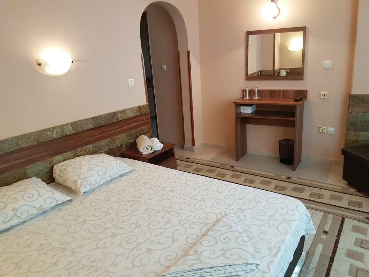 Family Hotel Zhelkovi - Olympia Kharmanli 외부 사진